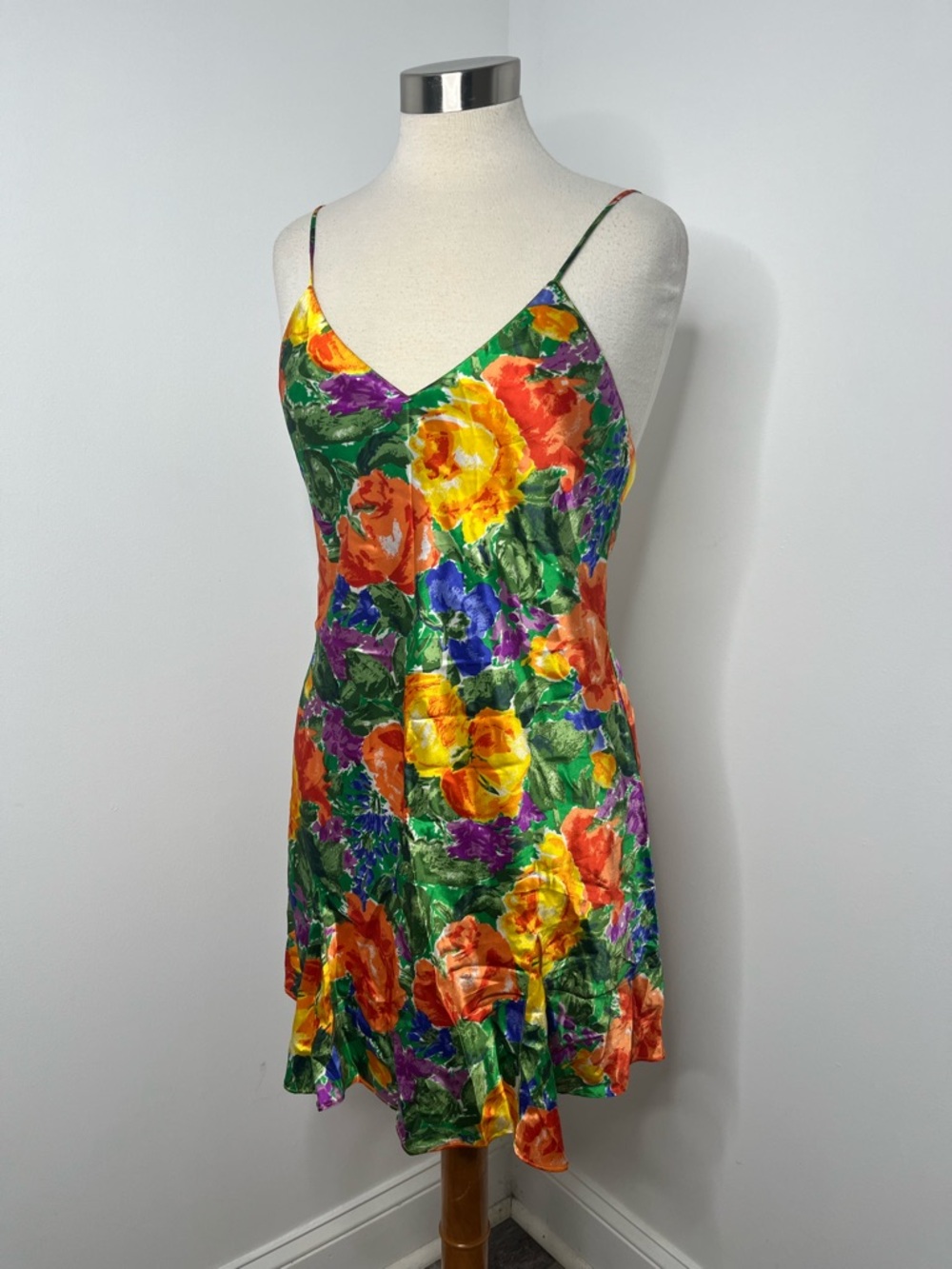 Vintage Victoria’s Secret Gold Label Silk Floral Slip Chemise Sz Medium